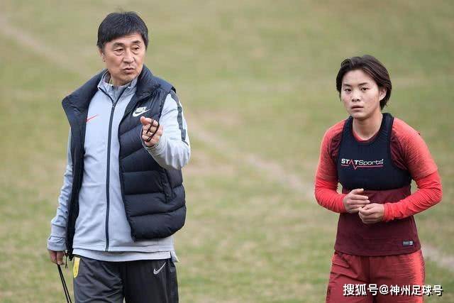 中国男篮4分险胜！焦泊乔爆发，王俊杰18分14篮板，徐昕10分